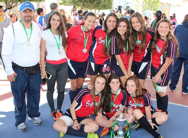 科莫vs萨索洛：尼科-帕斯、阿尔韦托-莫雷诺首发，马蒂奇、贝拉尔迪出战