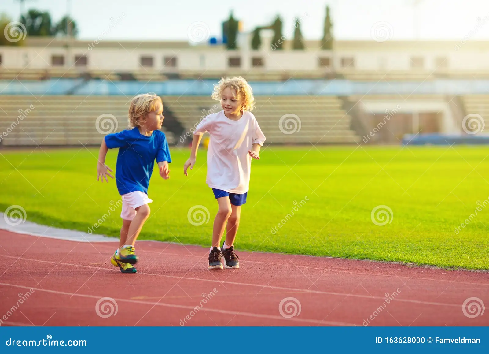 布伦森&布里奇斯首节合计23分，尼克斯首节落后2分